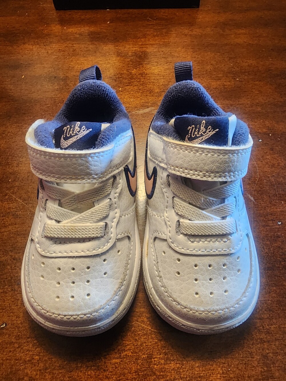 Nike Kids White and Navy Velcro Low-Top Sneakers Sz.3c
